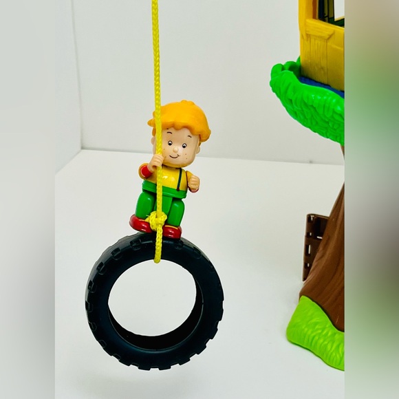 RARE Caillou Treehouse Playset - Picture 7 of 8